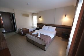 Üstün Otel Alsancak