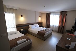 Üstün Otel Alsancak