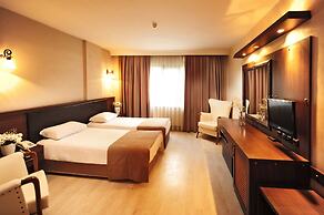 Üstün Otel Alsancak