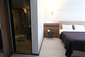 Üstün Otel Alsancak