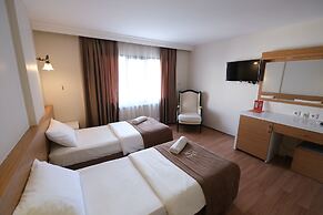 Üstün Otel Alsancak