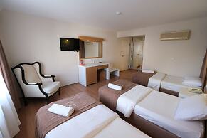 Üstün Otel Alsancak