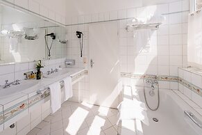 Schlosshotel Hugenpoet