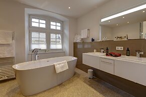 Schlosshotel Hugenpoet