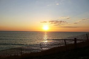 Blue Buddha Beach Rooms & Suites