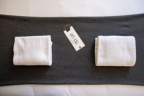 Hôtel Face West Le Pontet