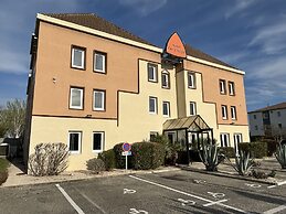 Hôtel Face West Le Pontet