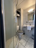 Hôtel Face West Le Pontet