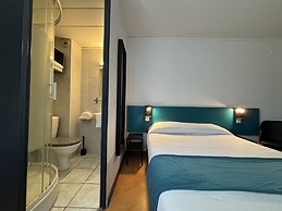 Hôtel Face West Le Pontet