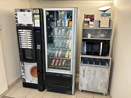 Hôtel Face West Le Pontet