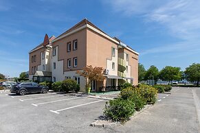 Hôtel Face West Le Pontet