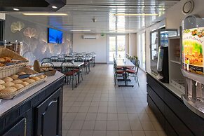 Hôtel Face West Le Pontet