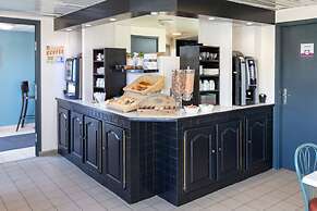 Hôtel Face West Le Pontet