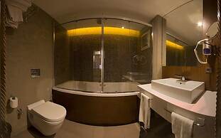 The New Hotel Zeybek