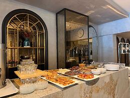 The New Hotel Zeybek