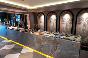 The New Hotel Zeybek