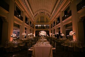 Renaissance Cincinnati Downtown Hotel