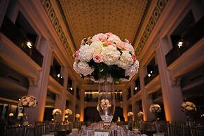 Renaissance Cincinnati Downtown Hotel