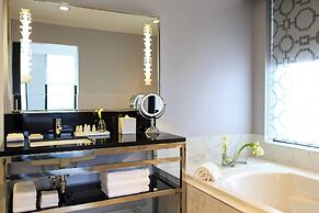 Renaissance Cincinnati Downtown Hotel