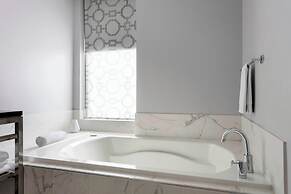 Renaissance Cincinnati Downtown Hotel