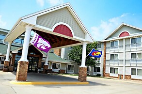 Fossil Creek Hotel And Suites