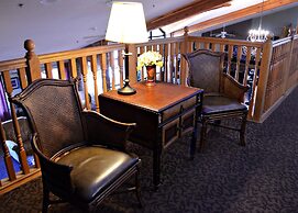 Fossil Creek Hotel And Suites