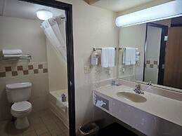 Fossil Creek Hotel And Suites