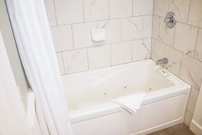 Ocean Echo Inn and Beach Cottages