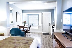 Ocean Echo Inn and Beach Cottages