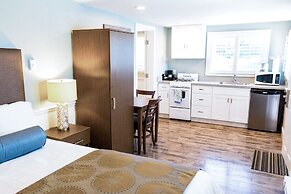 Ocean Echo Inn and Beach Cottages