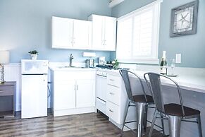 Ocean Echo Inn and Beach Cottages