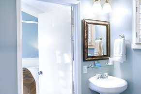 Ocean Echo Inn and Beach Cottages