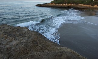 Ocean Echo Inn and Beach Cottages