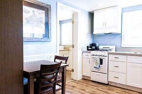 Ocean Echo Inn and Beach Cottages