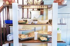 Ocean Echo Inn and Beach Cottages