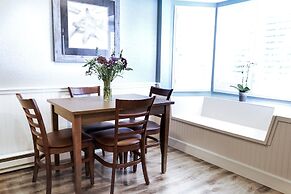 Ocean Echo Inn and Beach Cottages