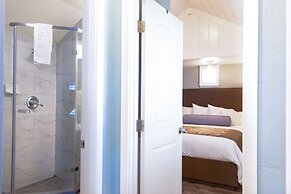 Ocean Echo Inn and Beach Cottages