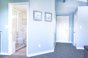 Ocean Echo Inn and Beach Cottages