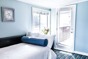 Ocean Echo Inn and Beach Cottages