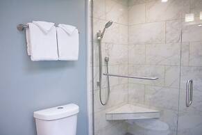 Ocean Echo Inn and Beach Cottages