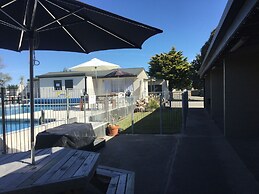 Thornton Lodge Motel