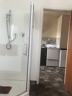 Thornton Lodge Motel