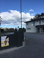 Thornton Lodge Motel