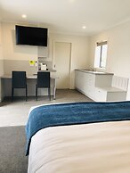 Thornton Lodge Motel