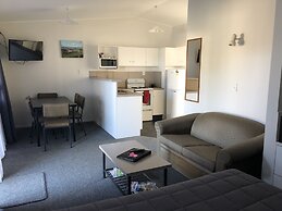 Thornton Lodge Motel