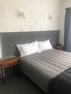 Thornton Lodge Motel