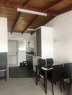 Thornton Lodge Motel