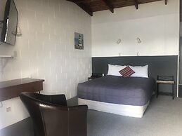 Thornton Lodge Motel