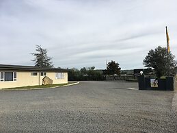 Thornton Lodge Motel