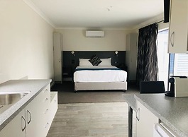 Thornton Lodge Motel